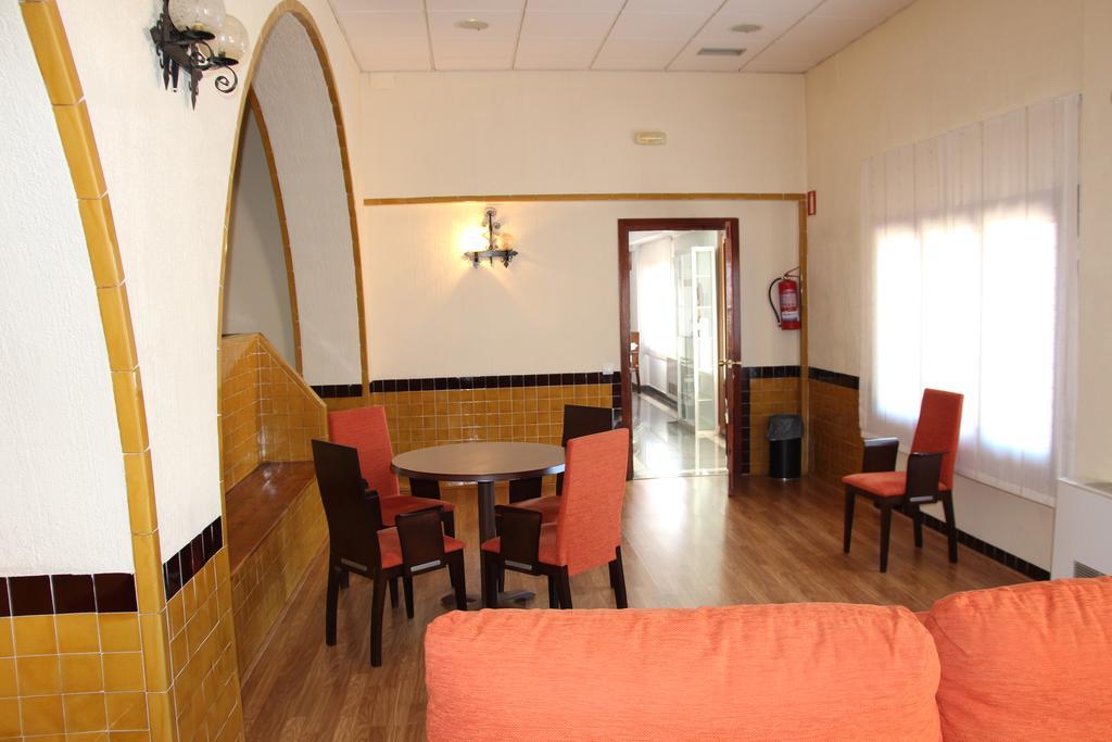 Aparthotel Tres Caminos Ел Грао Екстериор снимка